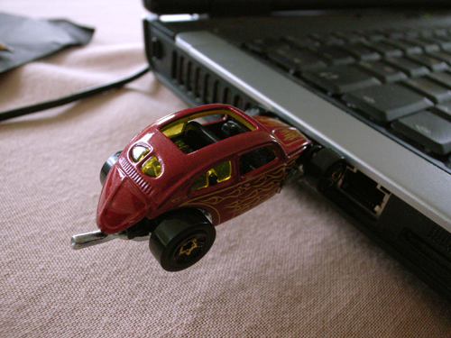 ec-cristian-usb.jpg